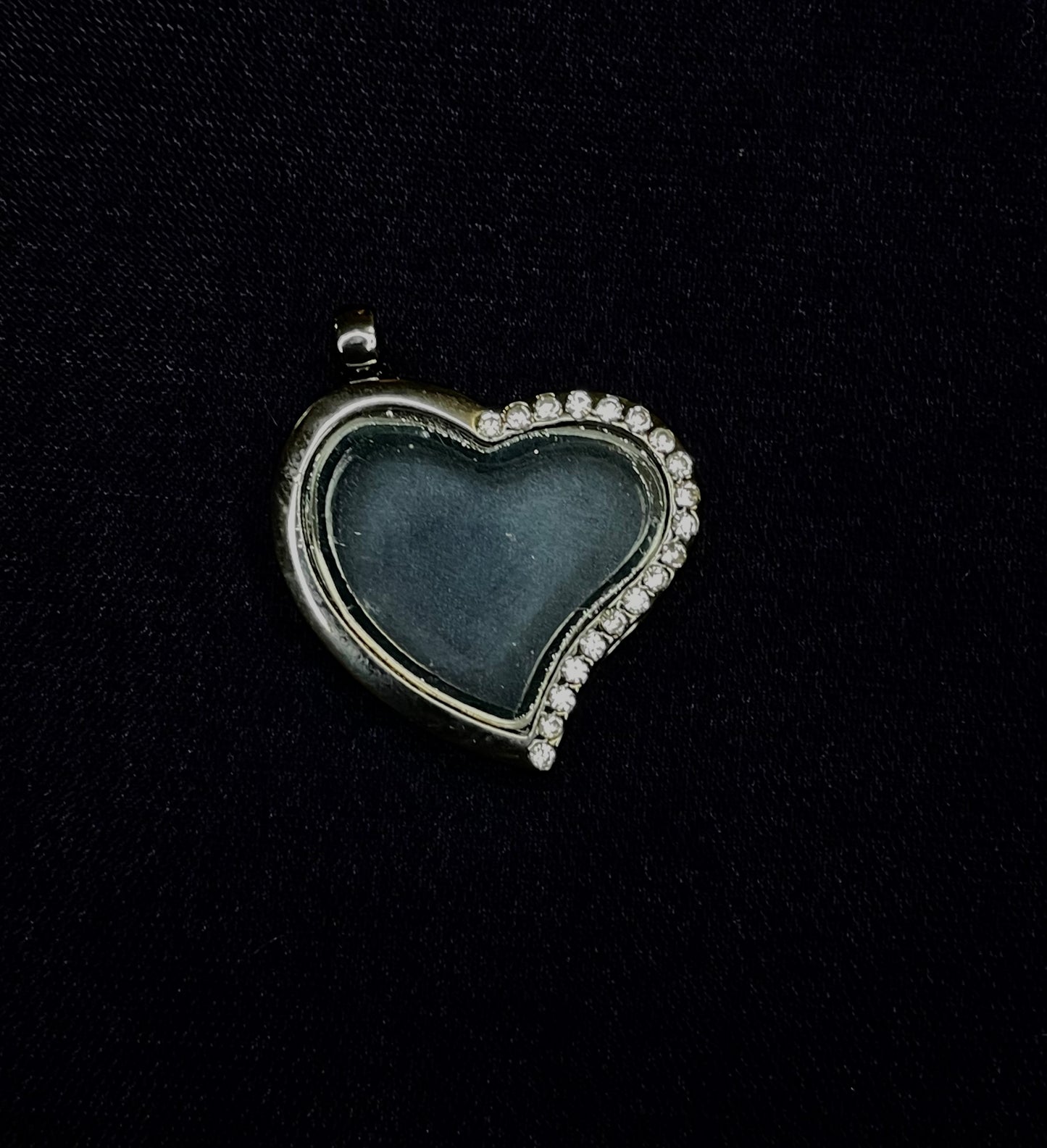 Midnight-Tone Gem Dazzle Heart Locket